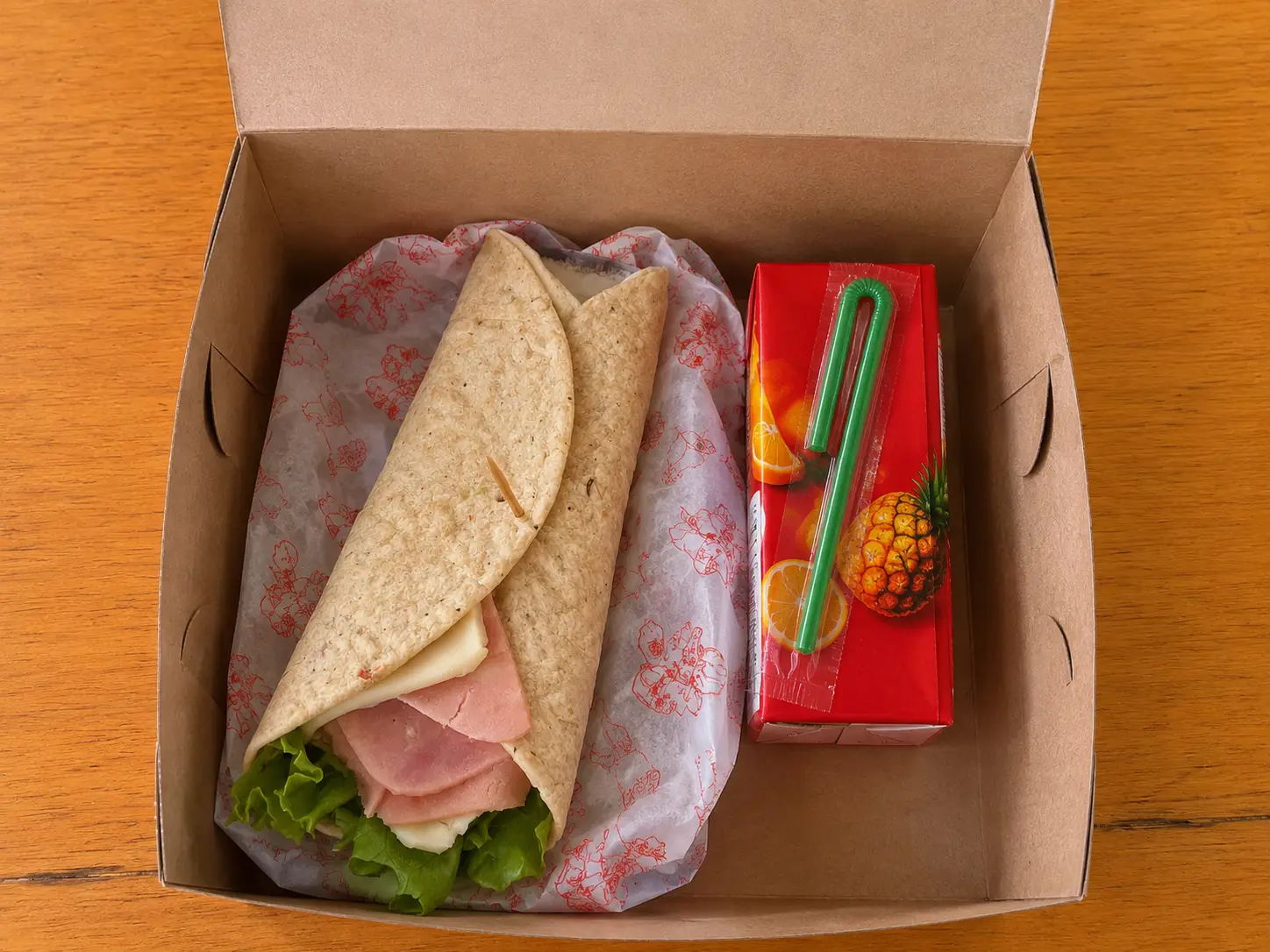 Burrito de jamón, queso y vegetales